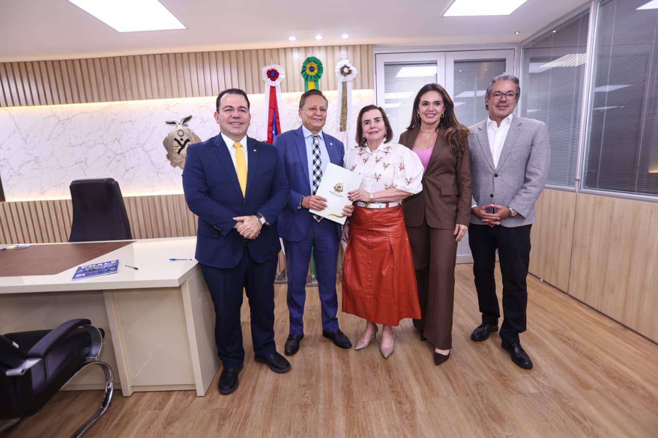 Adjuto Afonso recebe visita institucional de Yara Lins e Josué Neto na Aleam