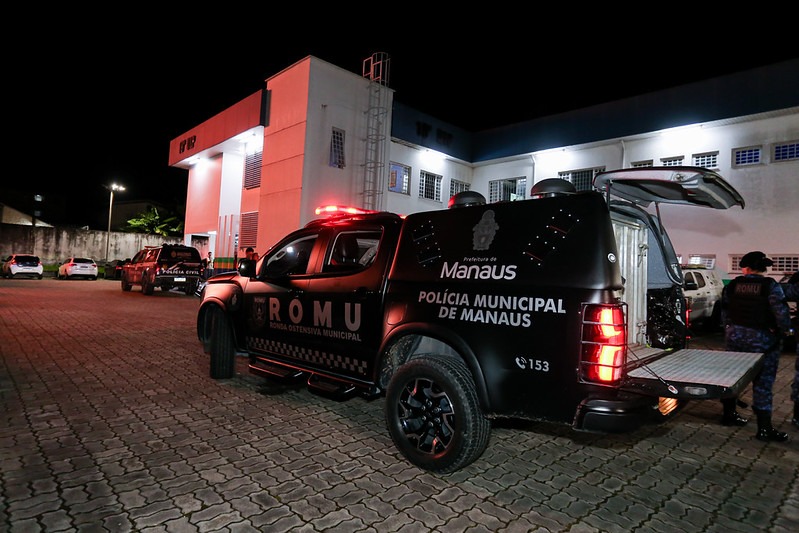 Guardas da Romu impedem assalto a ônibus da linha 130 e prendem suspeitos em Manaus