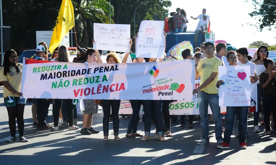 CCJ retoma debate sobre redução da maioridade penal de 18 para 16 anos