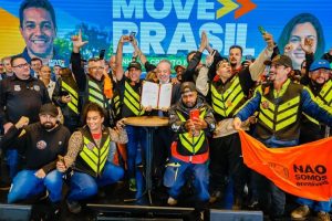 Lula lança programa de R$ 30 bilhões para motoristas de aplicativos