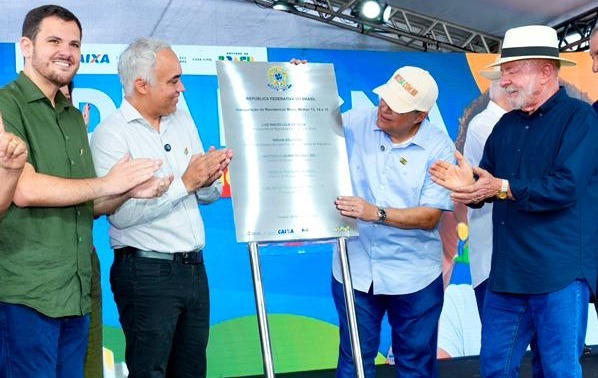 Renato Junior e Lula entregam moradias do Minha Casa Minha Vida em Manaus