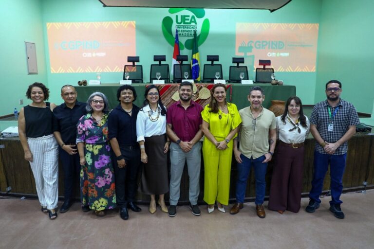 UEA lança política para estudantes indígenas
