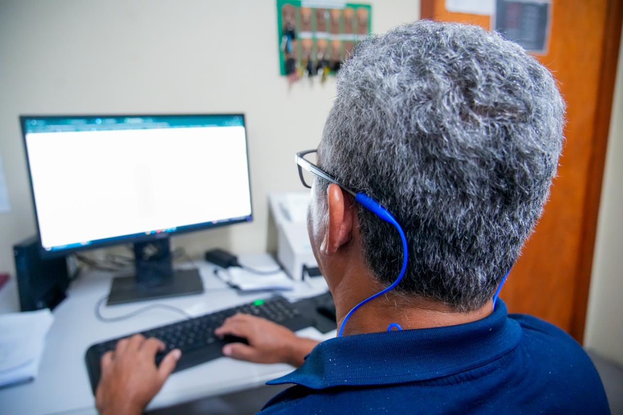 Amazonas lança operação contra exclusão digital de idosos