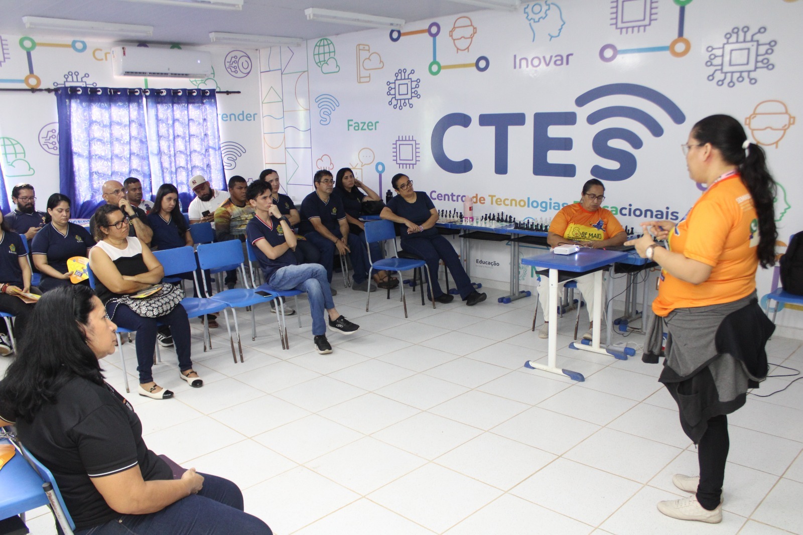 Manaus encerra campanha Maio Laranja em comunidade ribeirinha