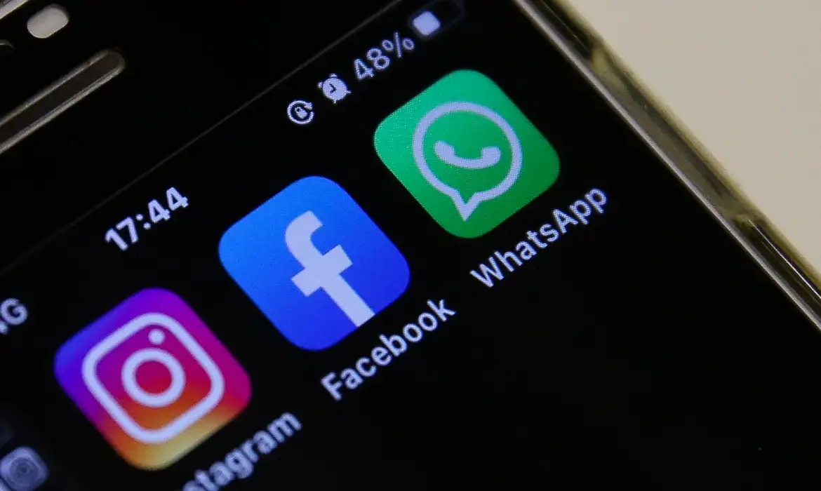 Malásia restringe acesso de menores às redes sociais