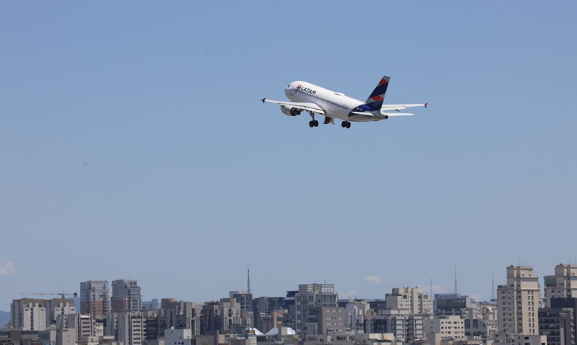 Petrobras corta preço do querosene de aviação após altas seguidas