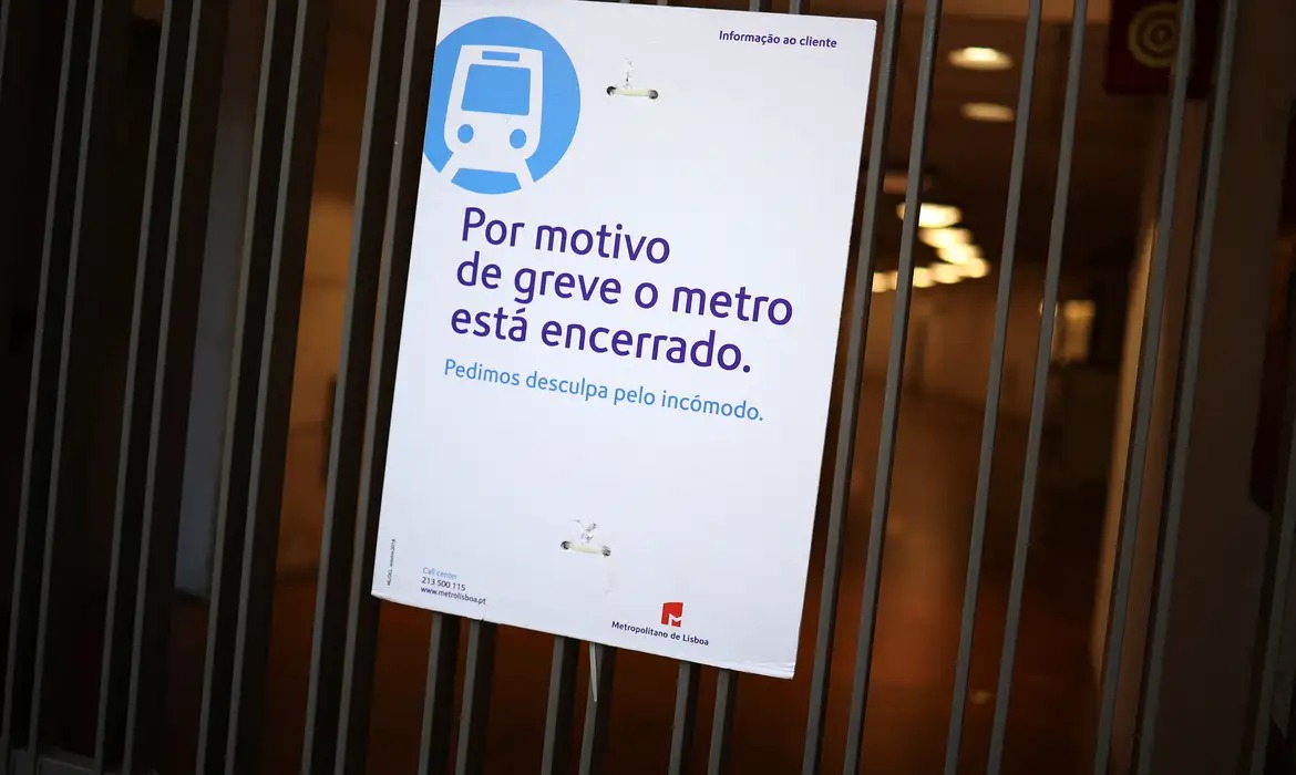 Greve geral interrompe serviços em Portugal