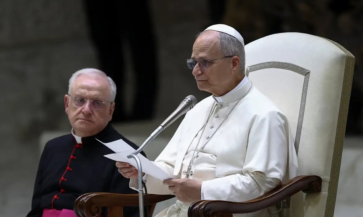 Papa cobra ação global para enfrentar crise migratória