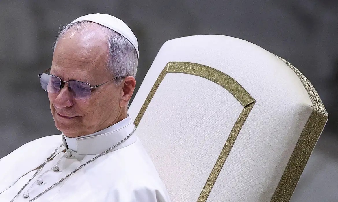 Papa cobra ação contra violência