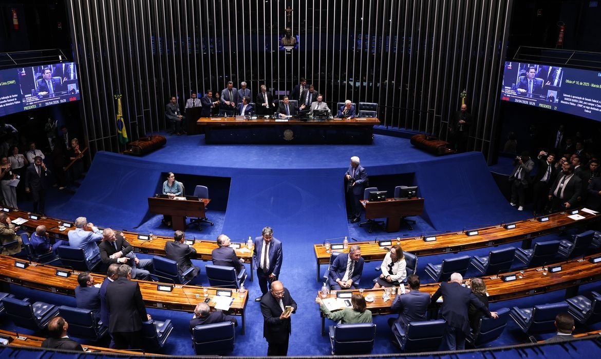 PEC 6x1 é travada no Senado