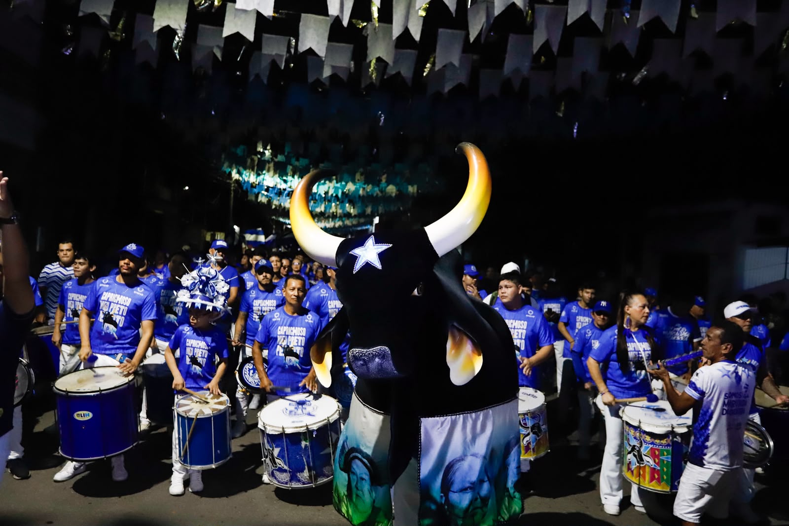 Caprichoso Arrastão Marujada lota Parintins
