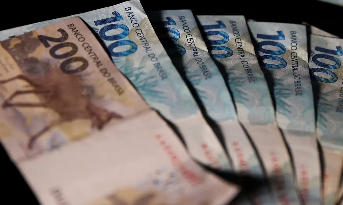 Juros altos continuam sufocando o Brasil