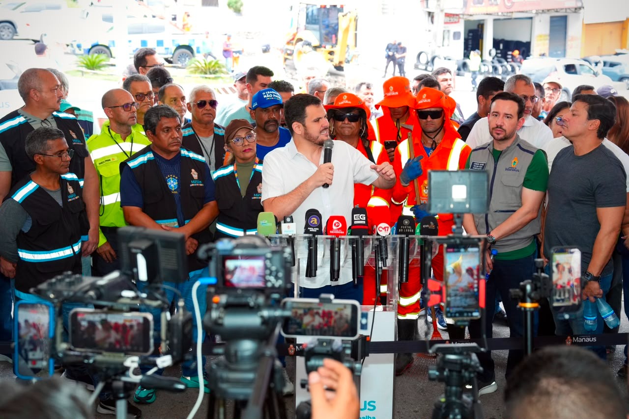 Renato Junior lança programa Manaus que a Gente Cuida no Cidade de Deus