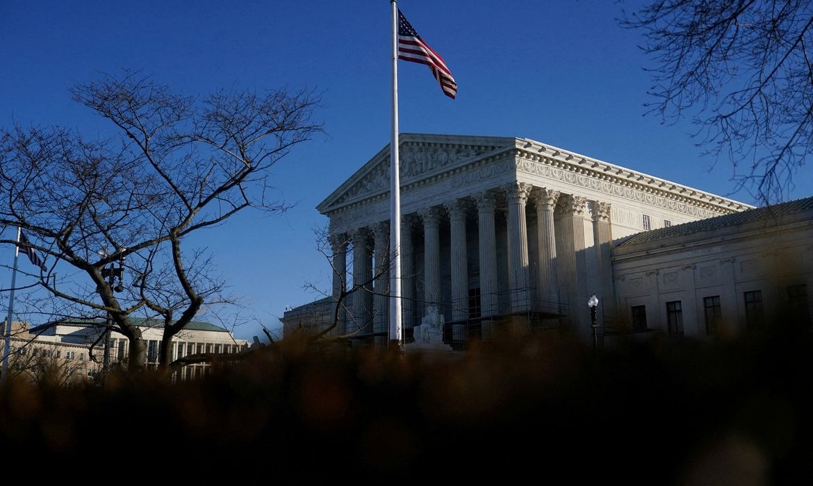 Suprema Corte dos EUA mantém cidadania por nascimento