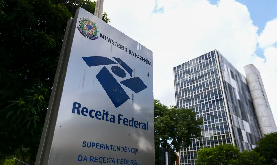 Receita paga maior restituição do Imposto de Renda da história