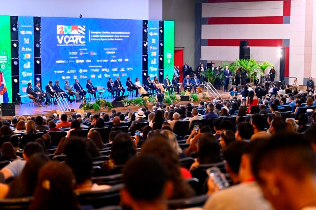 Blitz TCE-AM ganha destaque nacional em congresso ambiental