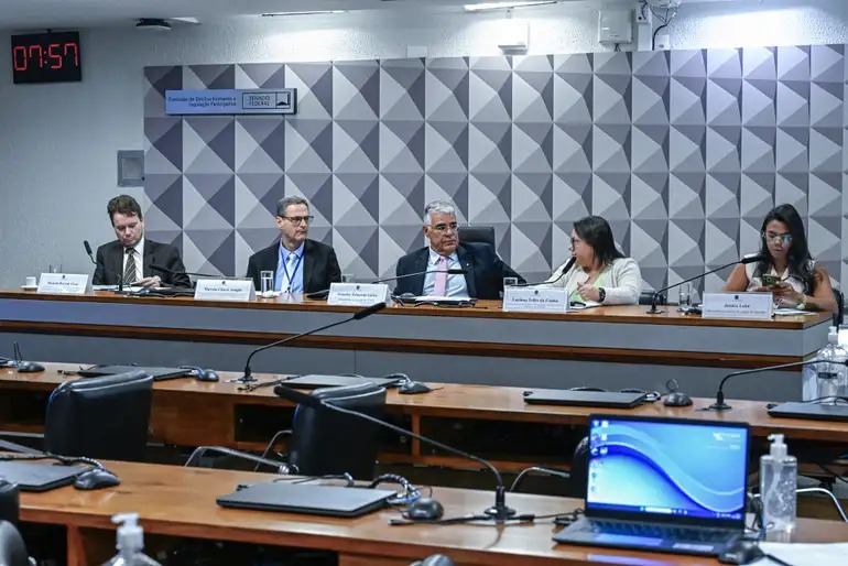 Defensores pedem regras mais rígidas para publicidade das bets