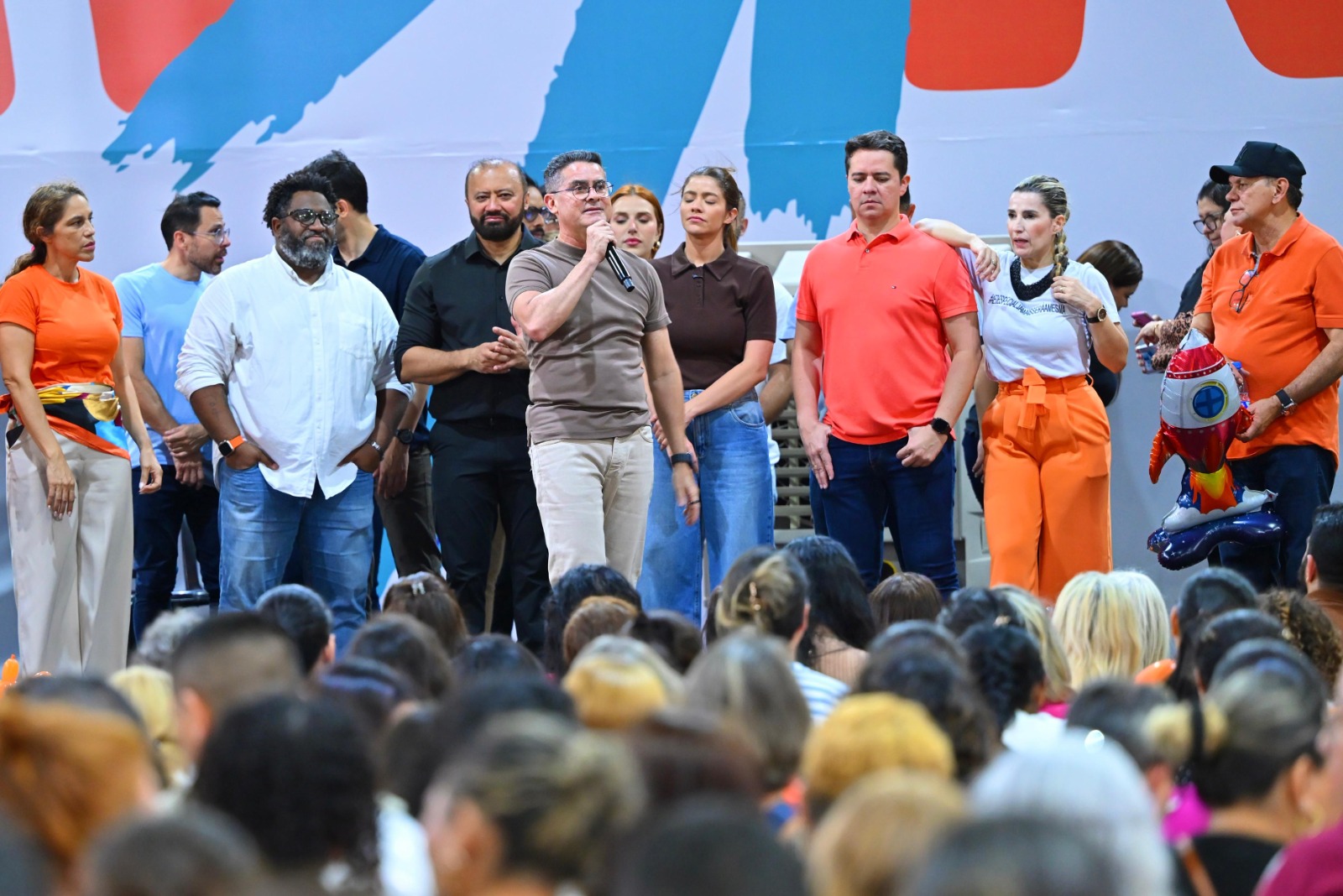 David Almeida destaca investimentos na Compensa e propõe ampliar modelo educacional no Amazonas