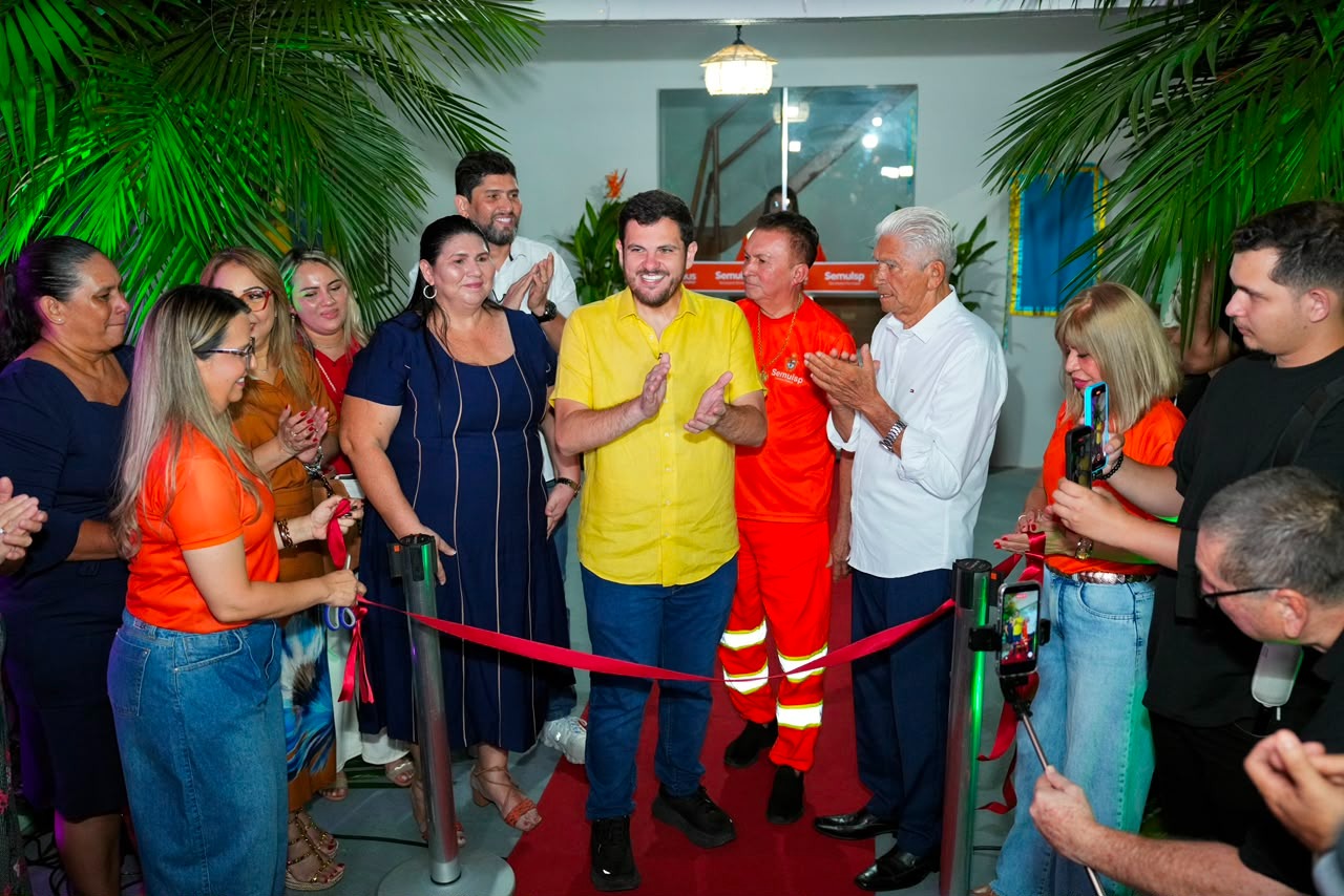 Renato Junior inaugura biblioteca da Semulsp em Manaus