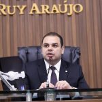 Atraso nas bolsas da UEA gera cobranças ao Governo de Roberto Cidade