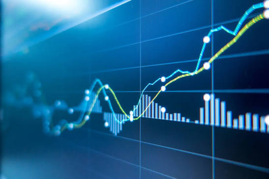 Dólar cai e petróleo sobe mais de 5% com crise no Oriente Médio