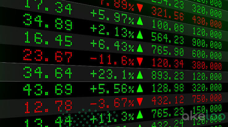 Bolsa recua e dólar sobe com crise internacional