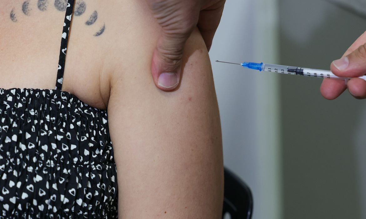 Multivacinação 2026 começa nesta segunda-feira no Brasil