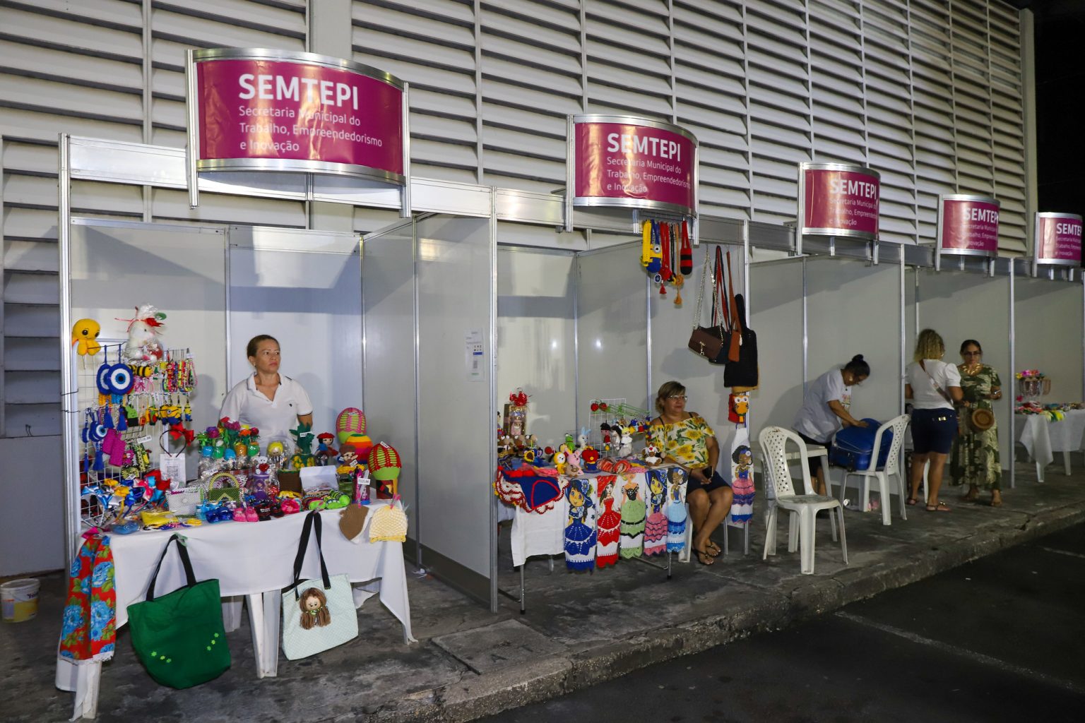 Bazar de Dia dos Pais da Prefeitura de Manaus fortalece empreendedores locais