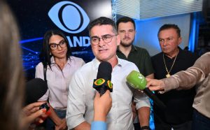 David Almeida apresenta propostas no debate da Band