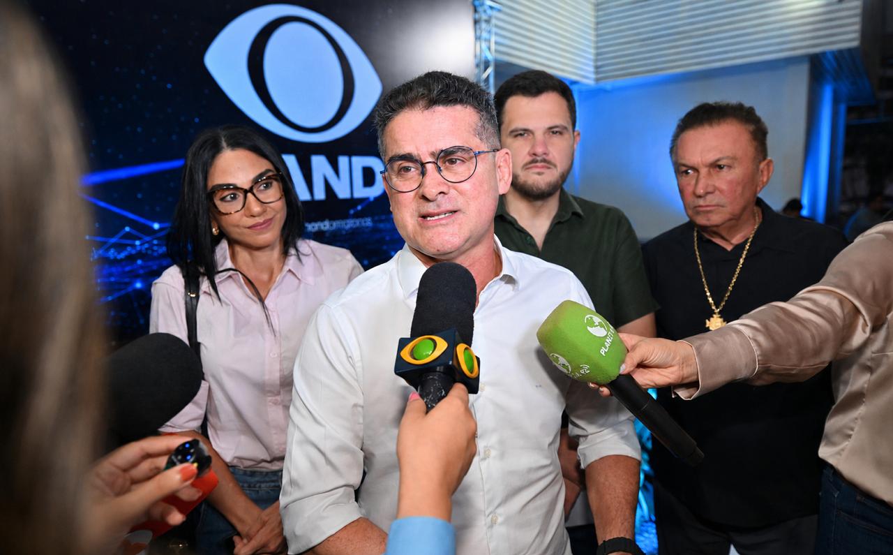 David Almeida apresenta propostas no debate da Band